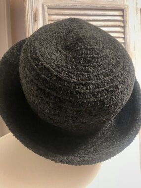 Vintage 80’s fall gothic grunge boho black chenille bucket hat